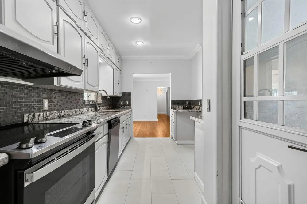 2317 NE 12th St, Fort Lauderdale, FL 33304