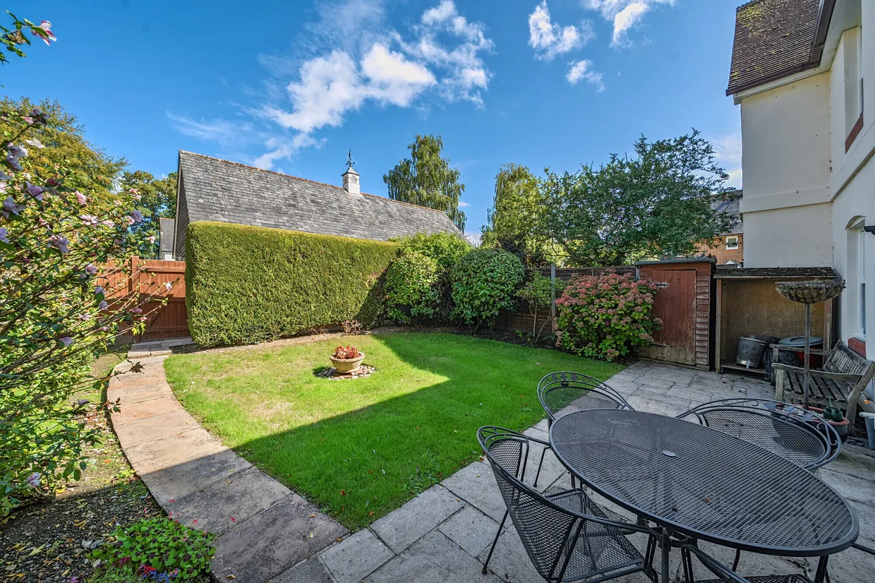 High Street, Selborne, GU34 photo 3