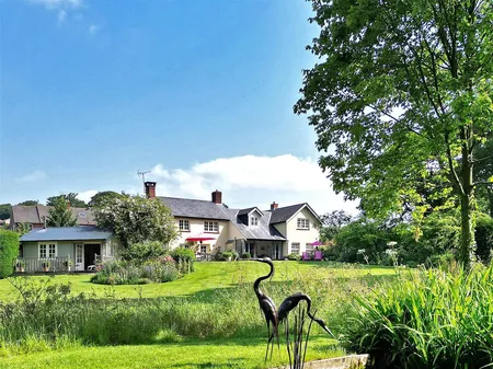 Cheriton Fitzpaine, Crediton, EX17