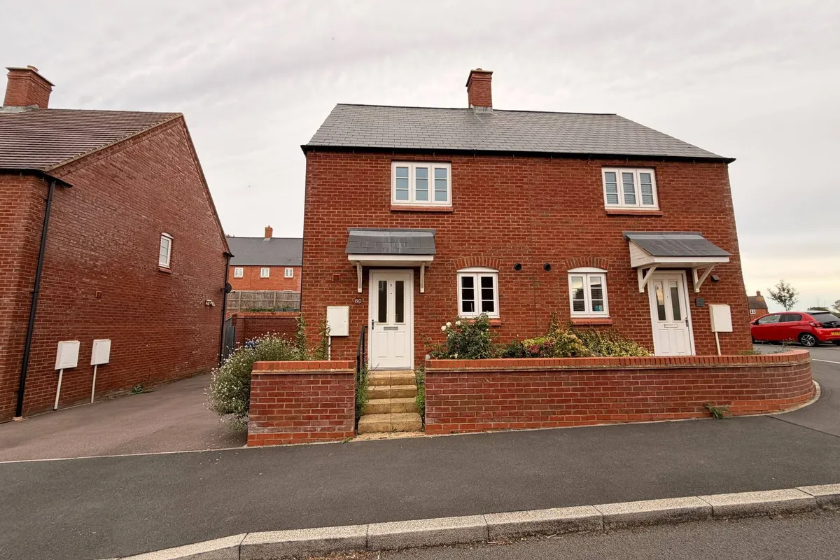 Pianoforte Road, Roade, NORTHAMPTON