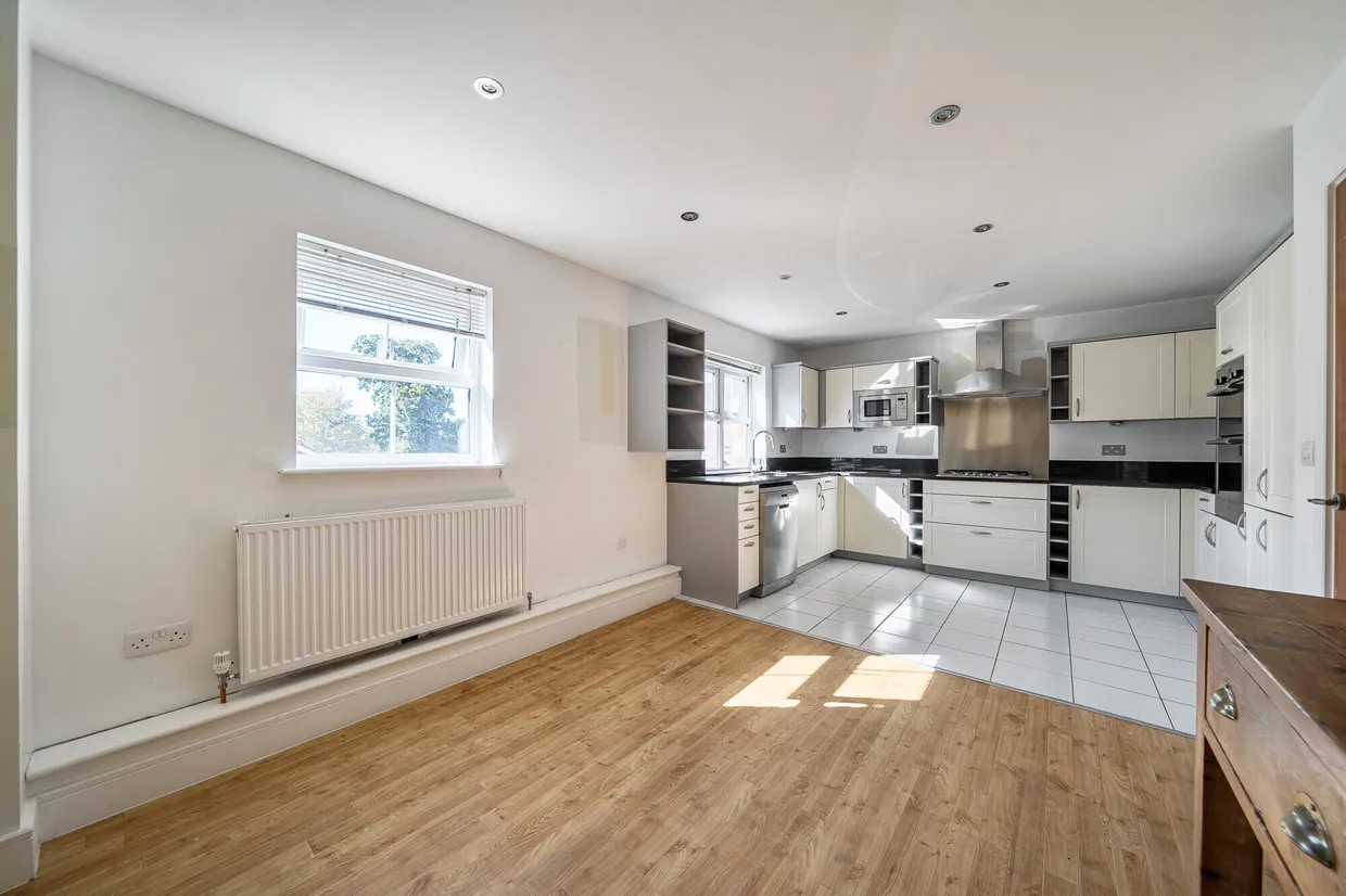 Fitzroy Place, Reigate, RH2 photo 5