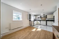 Fitzroy Place, Reigate, RH2 photo 5