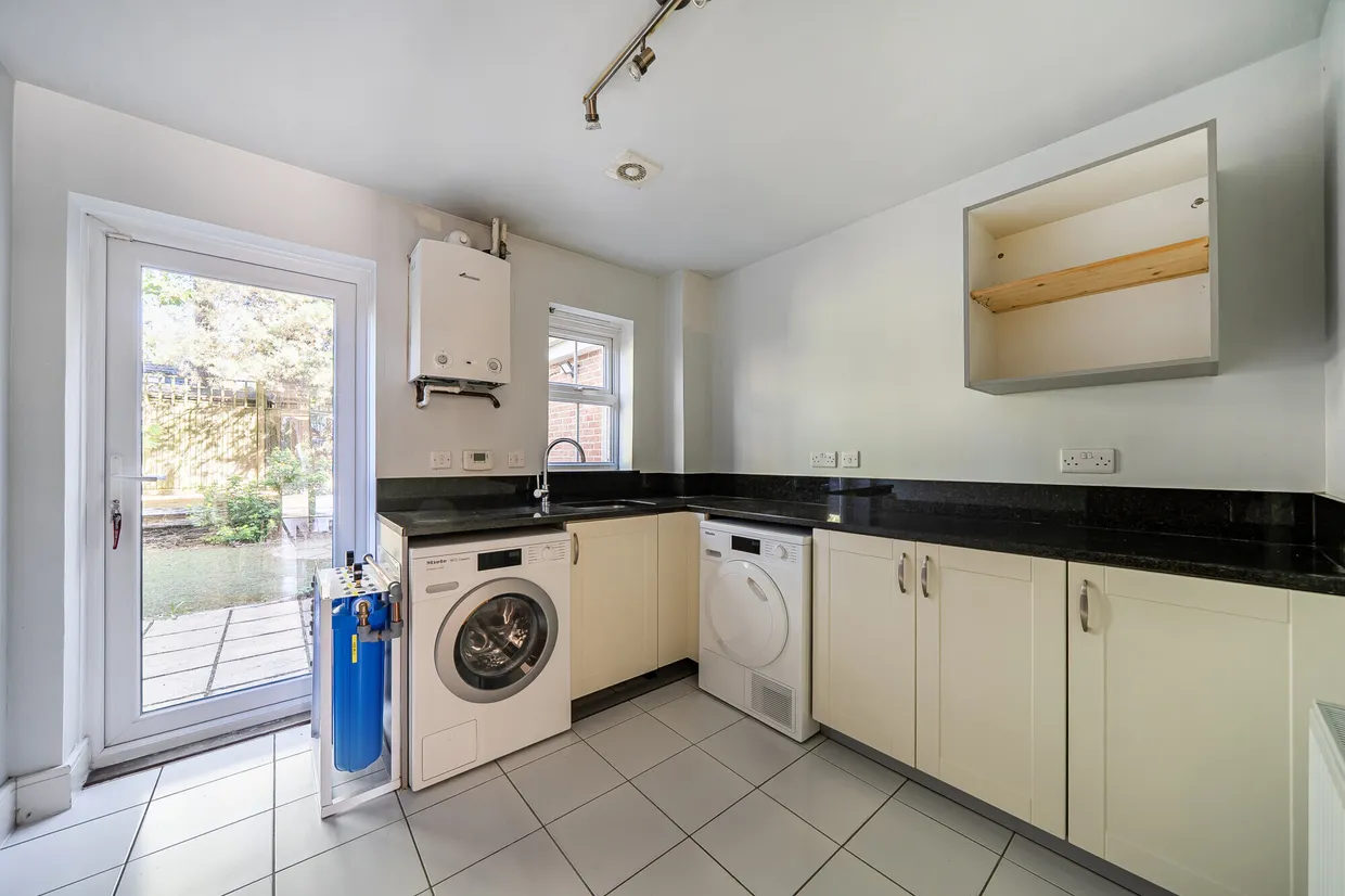 Fitzroy Place, Reigate, RH2 photo 10