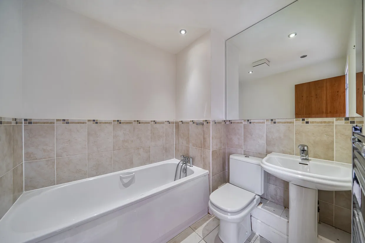 Fitzroy Place, Reigate, RH2 photo 12