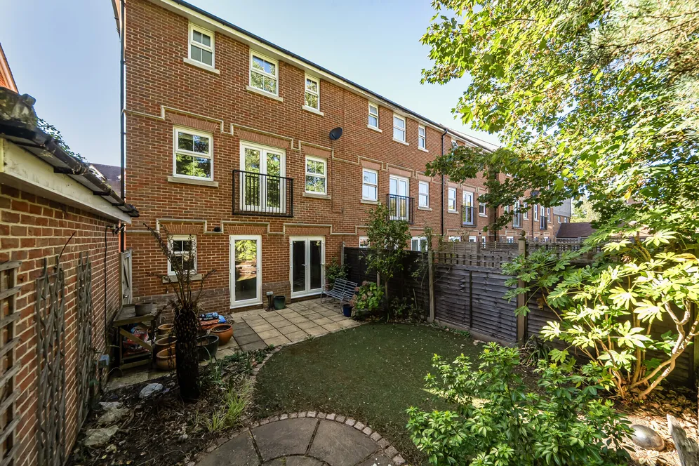 Fitzroy Place, Reigate, RH2 photo 13