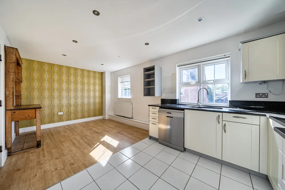 Fitzroy Place, Reigate, RH2 photo 14