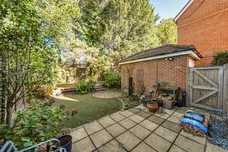 Fitzroy Place, Reigate, RH2 photo 15