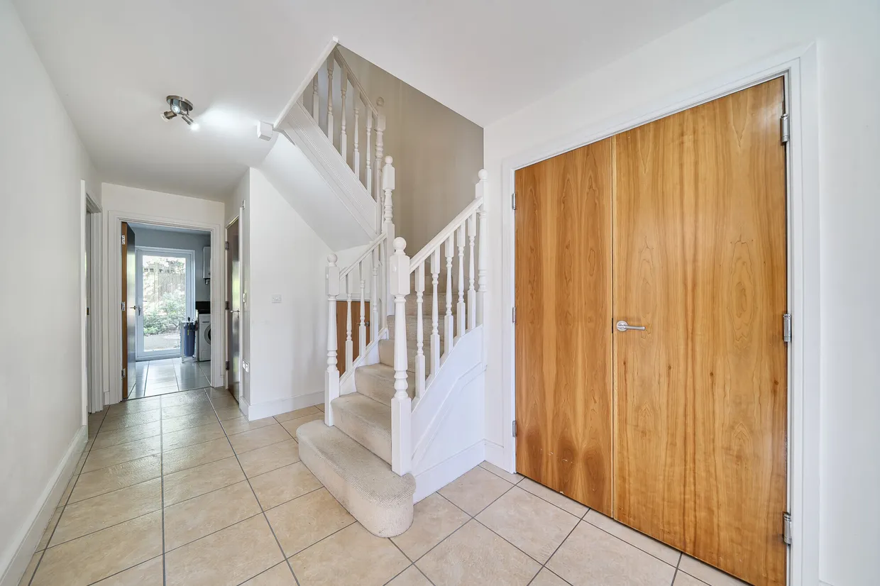 Fitzroy Place, Reigate, RH2 photo 16