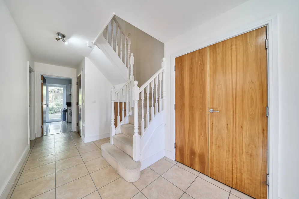 Fitzroy Place, Reigate, RH2 photo 16