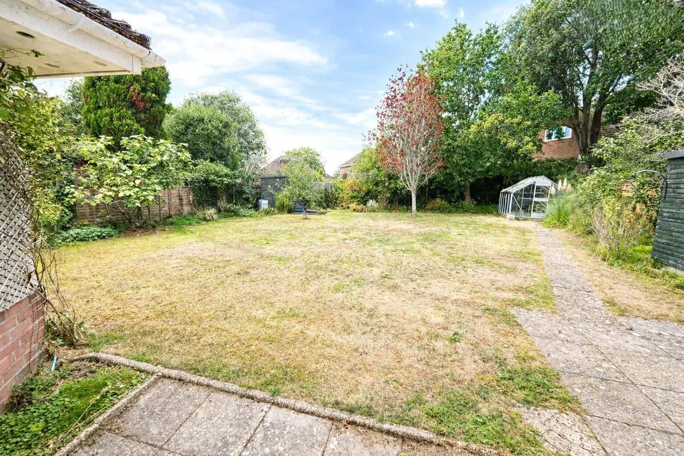 Property carousel item 11