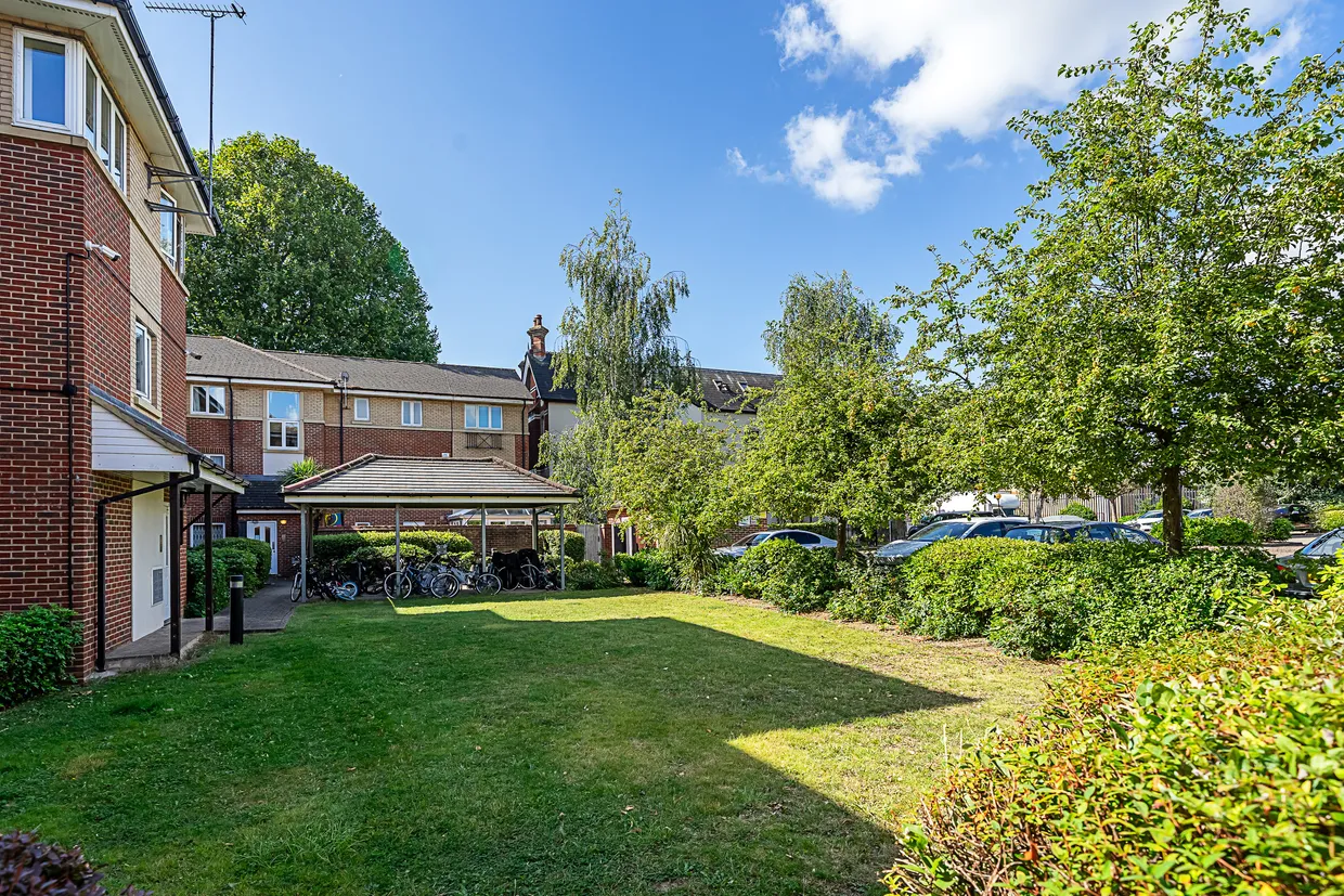 Grasgarth Close, Acton, W3 photo 1