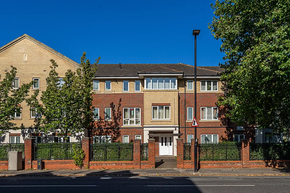 Grasgarth Close, Acton, W3 photo 7