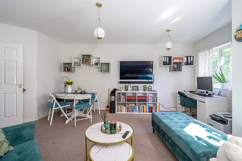 Grasgarth Close, Acton, W3 photo 8