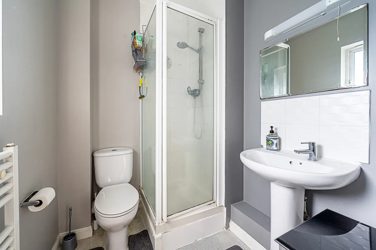 Grasgarth Close, Acton, W3 photo 9