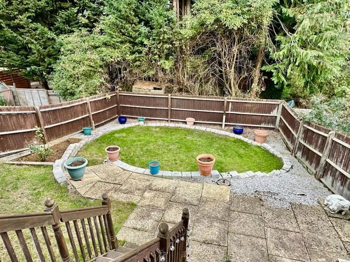 Property carousel image 12