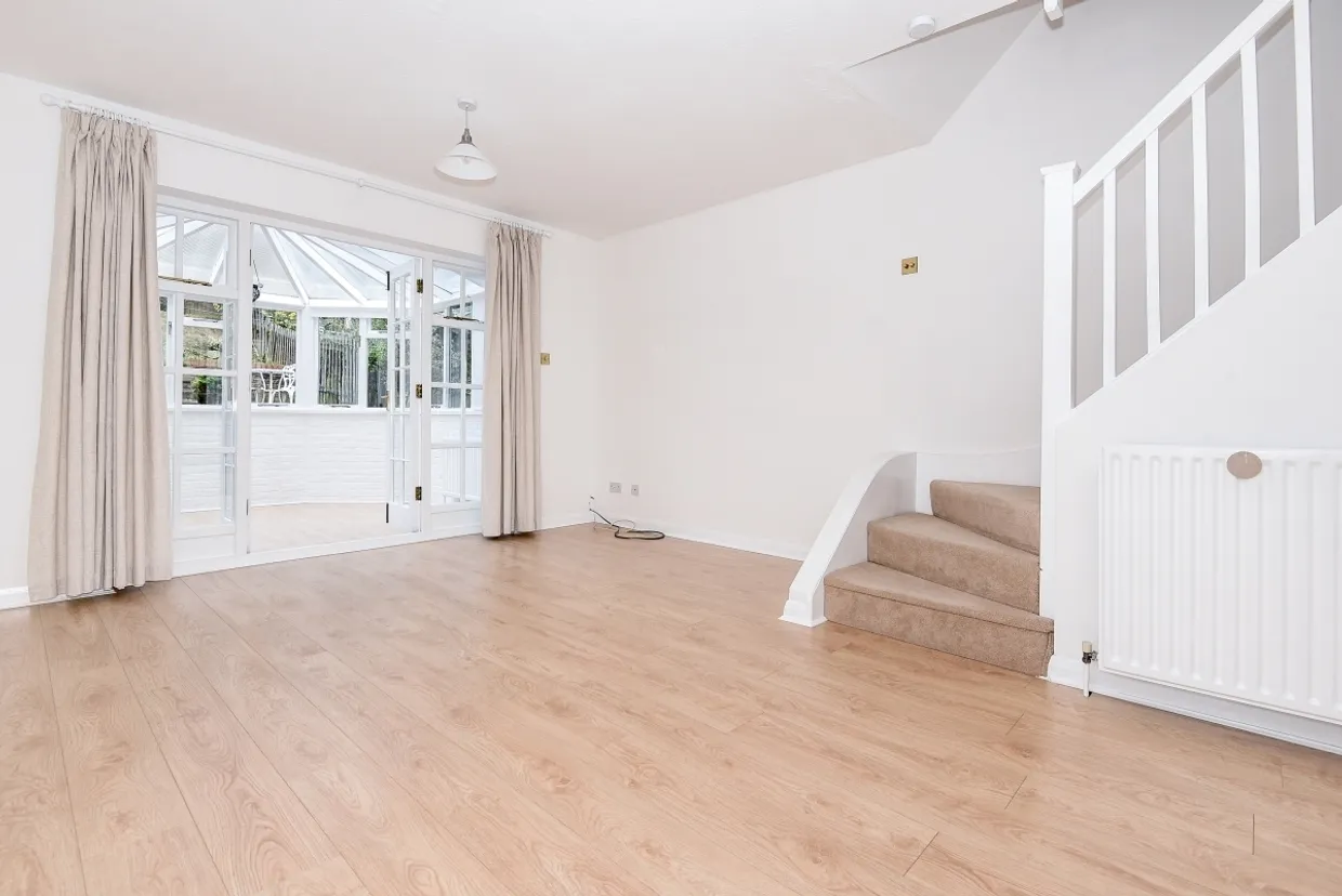 Irvine Place, Virginia Water GU25 photo 3