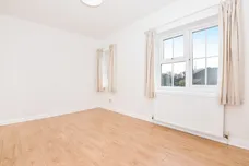 Irvine Place, Virginia Water GU25 photo 6