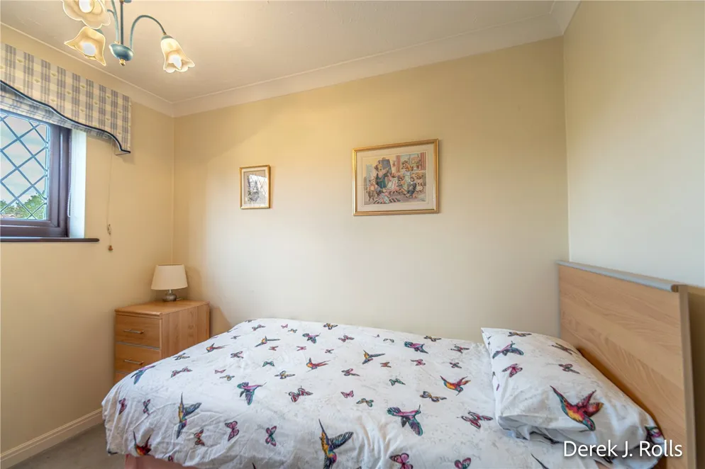 Property carousel item 20