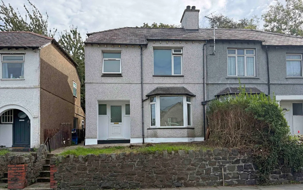 Caernarfon Road, Bangor, Gwynedd, LL57