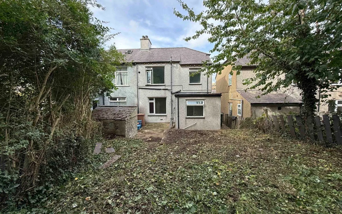 Caernarfon Road, Bangor, Gwynedd, LL57