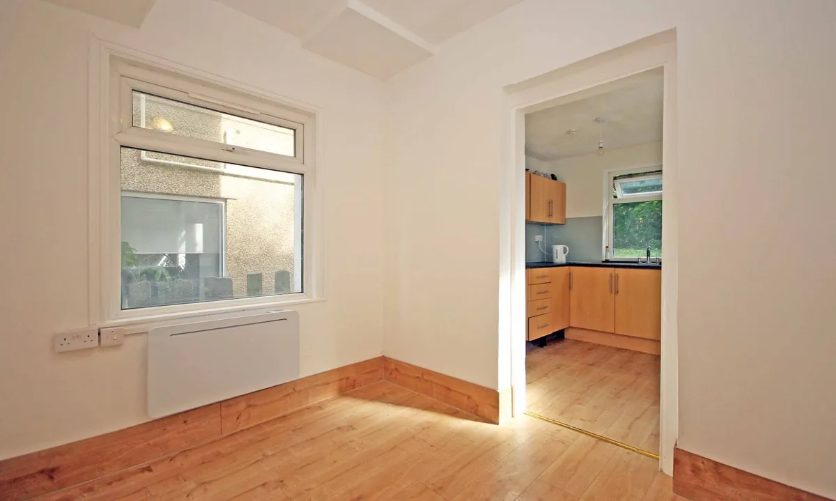 Caernarfon Road, Bangor, Gwynedd, LL57