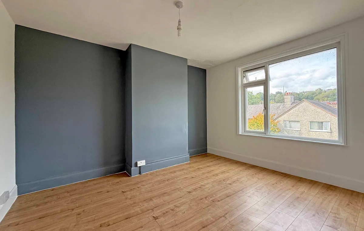 Caernarfon Road, Bangor, Gwynedd, LL57