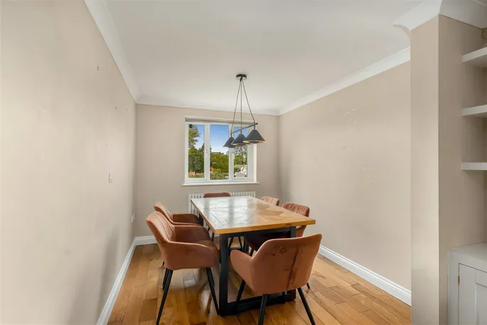 Property carousel image 16