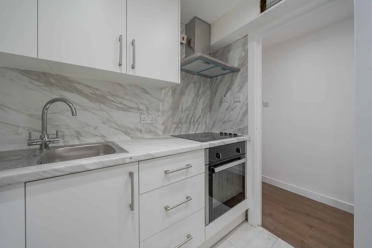 Edgware Road, London, W2 photo 6