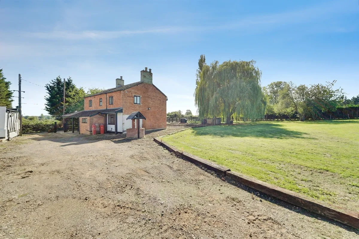 Rushden Road, Sharnbrook, Bedford