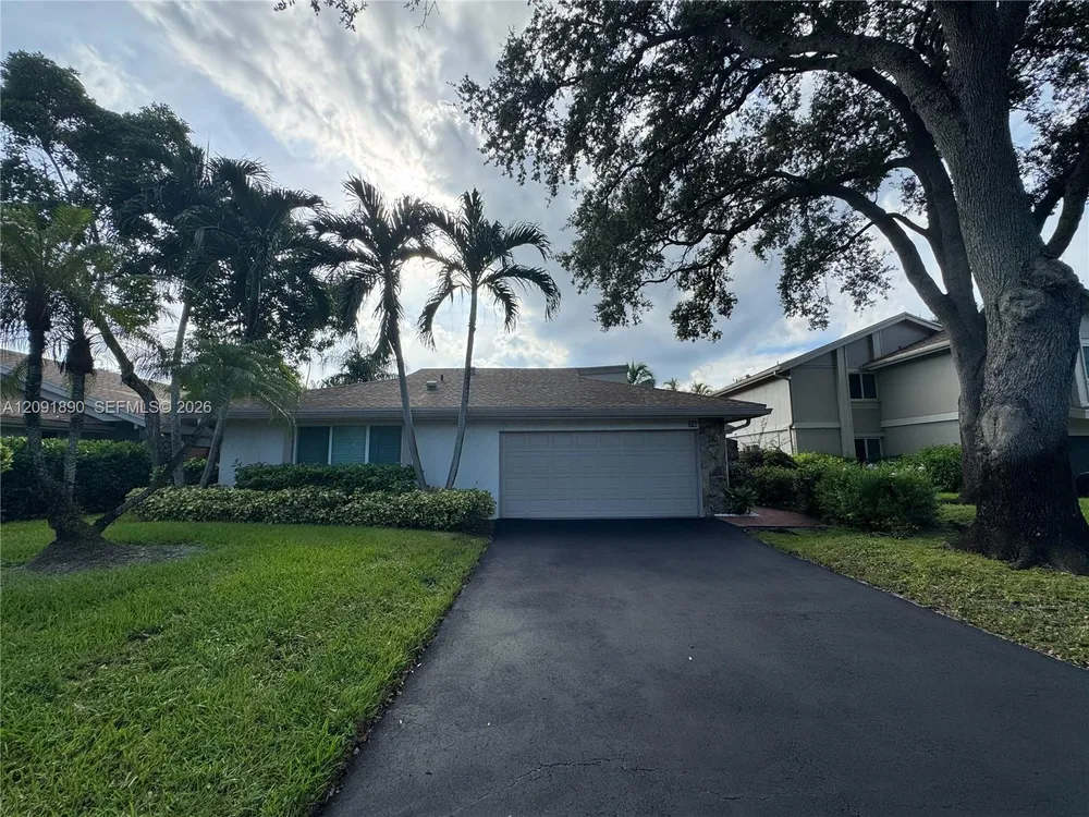 76 Ivy Rd, Hollywood, FL 33021