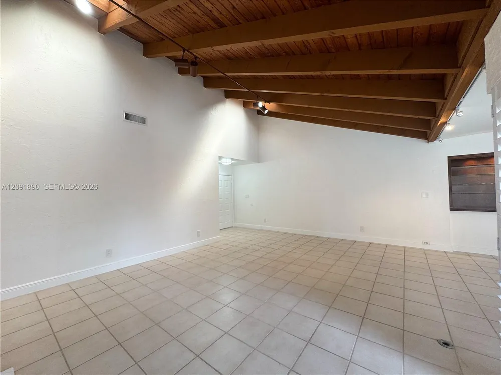 76 Ivy Rd, Hollywood, FL 33021