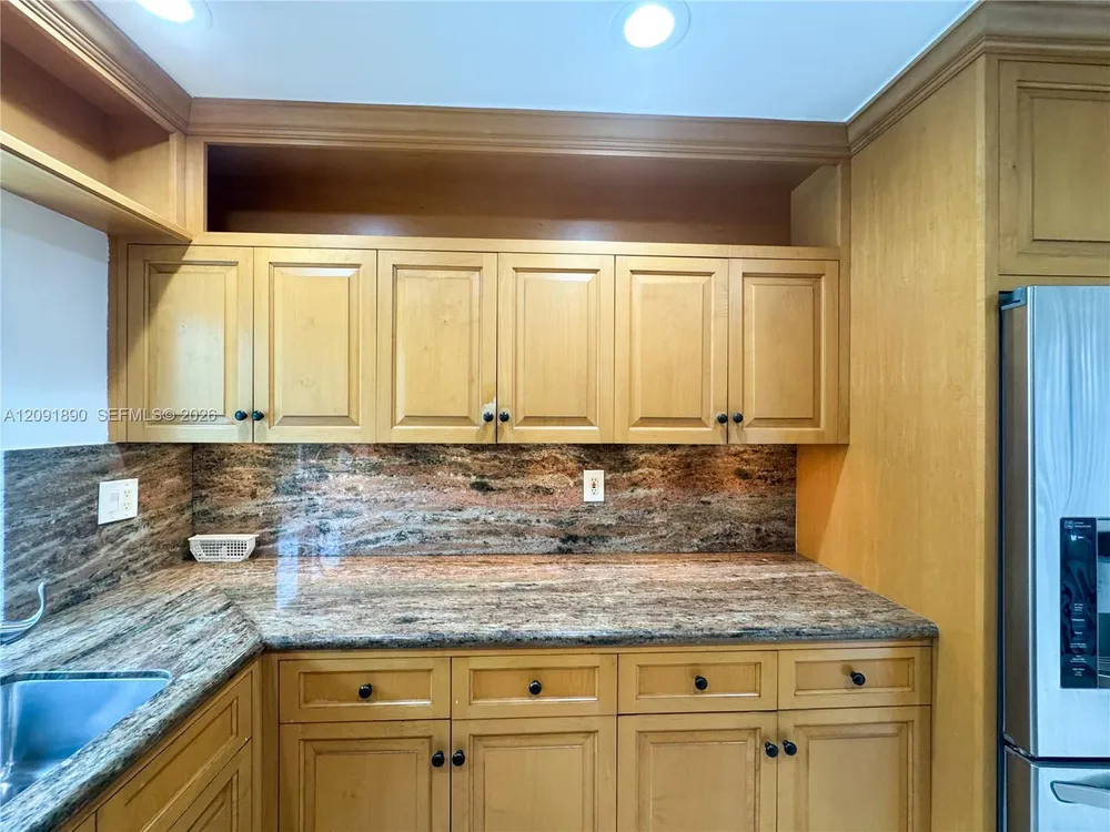 76 Ivy Rd, Hollywood, FL 33021