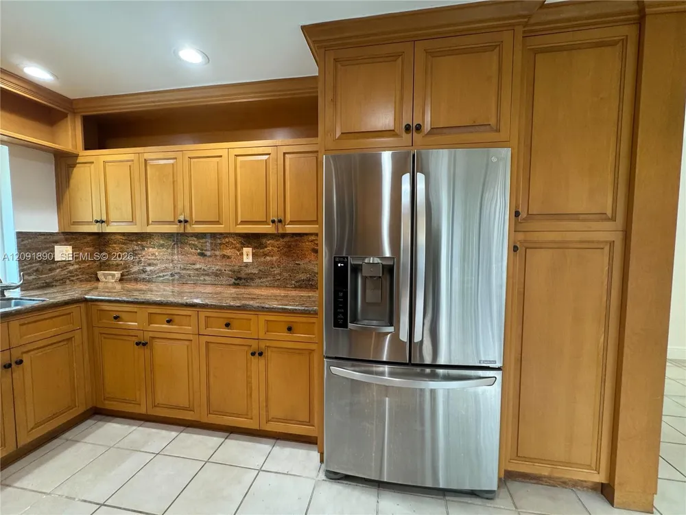 76 Ivy Rd, Hollywood, FL 33021