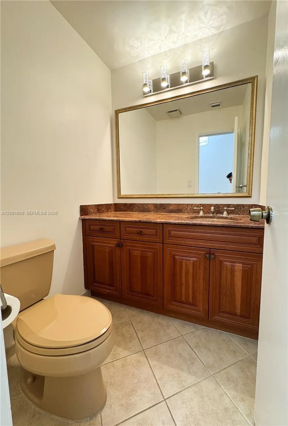 76 Ivy Rd, Hollywood, FL 33021