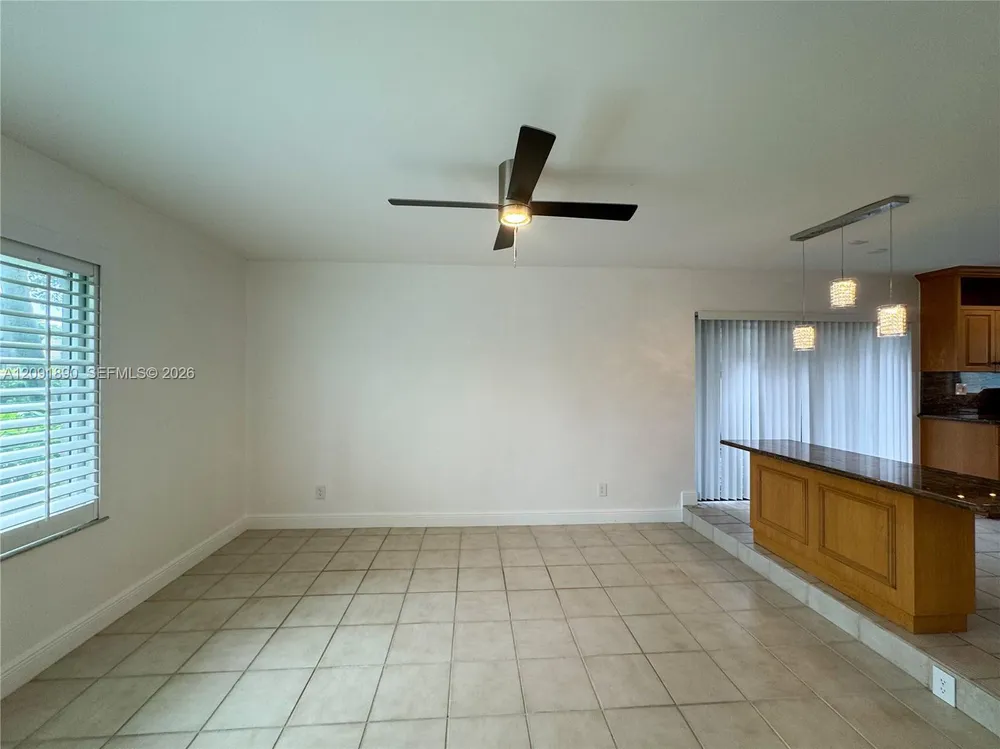 76 Ivy Rd, Hollywood, FL 33021