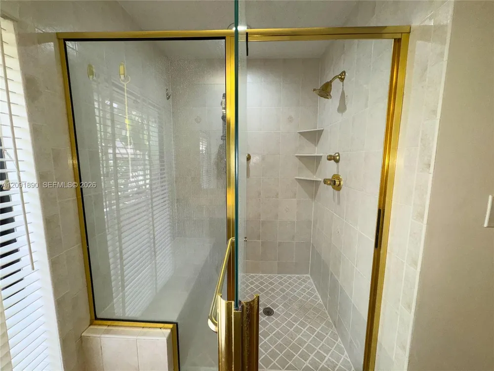 76 Ivy Rd, Hollywood, FL 33021