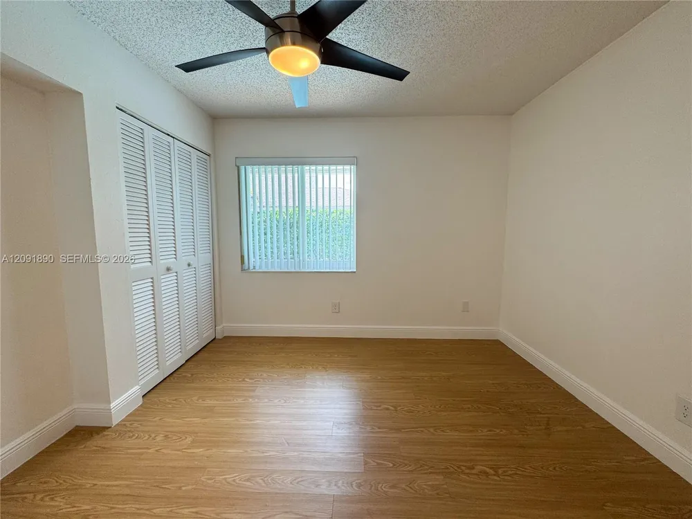 76 Ivy Rd, Hollywood, FL 33021