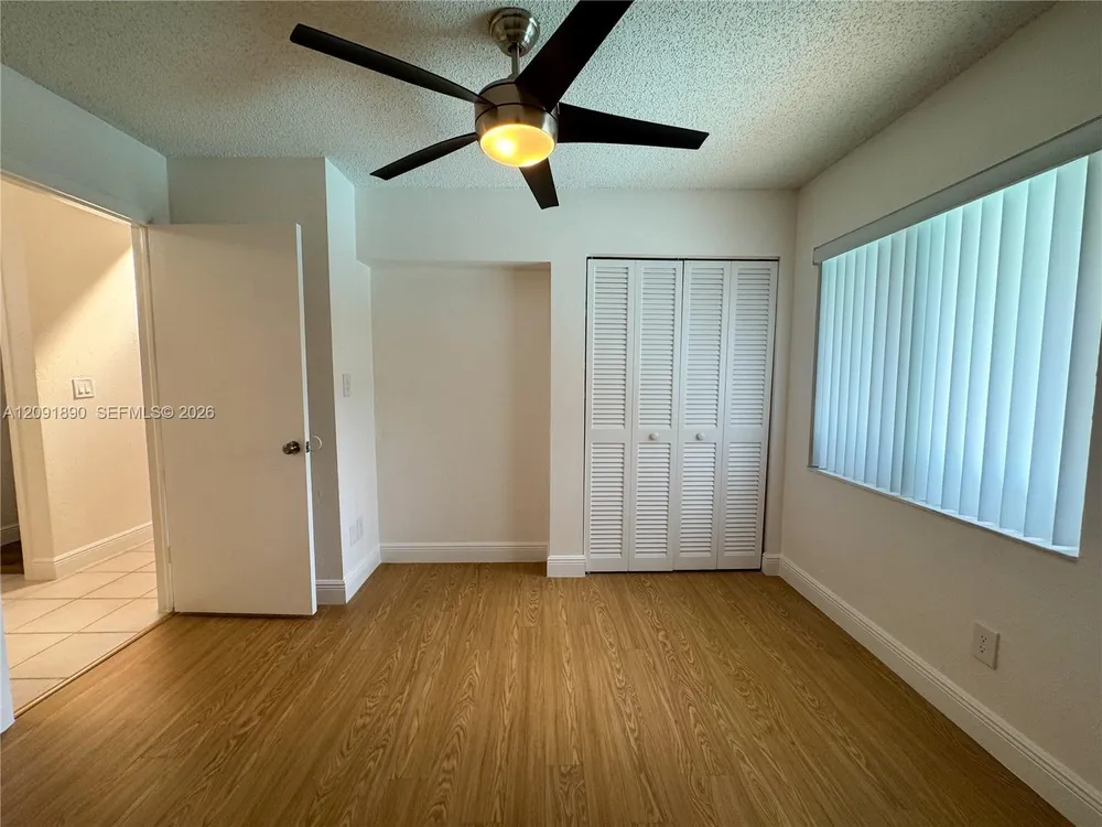 76 Ivy Rd, Hollywood, FL 33021