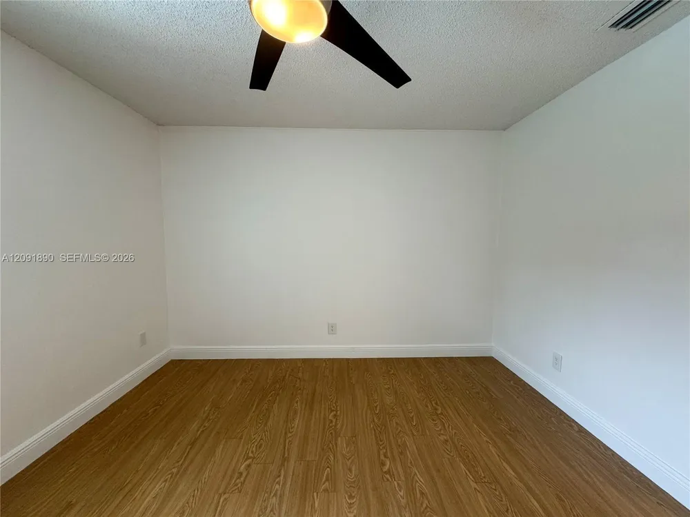76 Ivy Rd, Hollywood, FL 33021