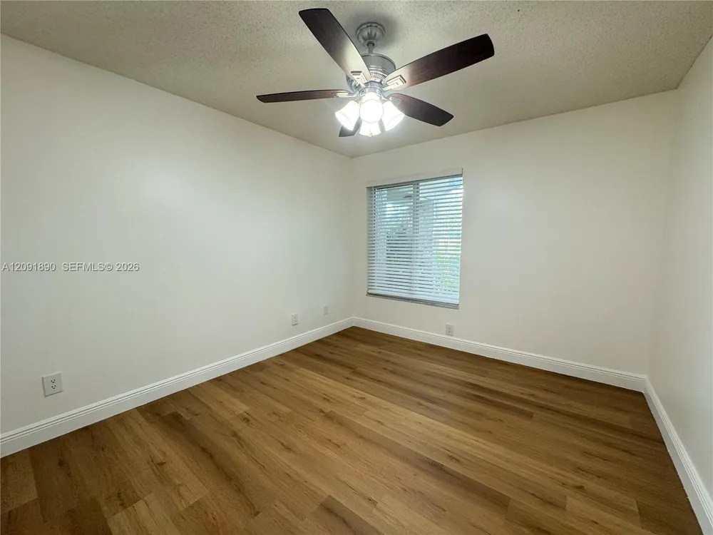 76 Ivy Rd, Hollywood, FL 33021