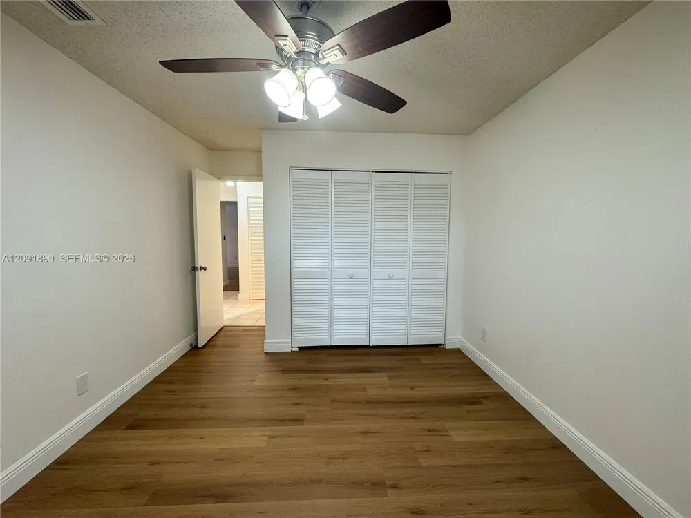 76 Ivy Rd, Hollywood, FL 33021