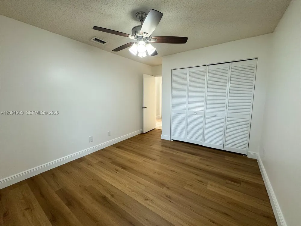 76 Ivy Rd, Hollywood, FL 33021