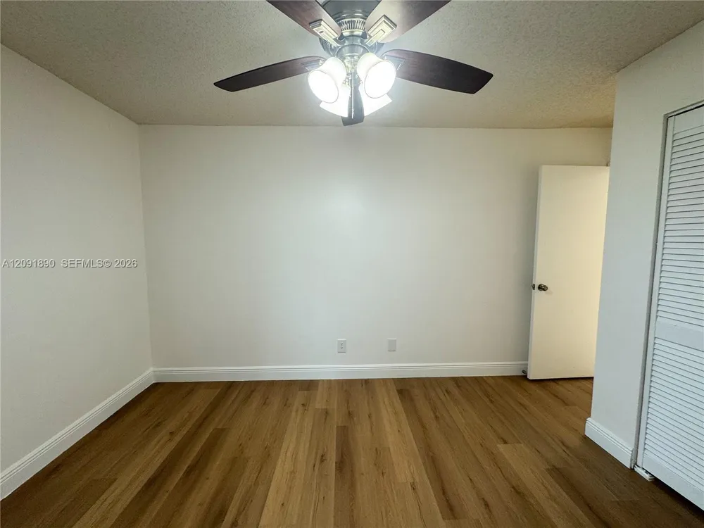 76 Ivy Rd, Hollywood, FL 33021