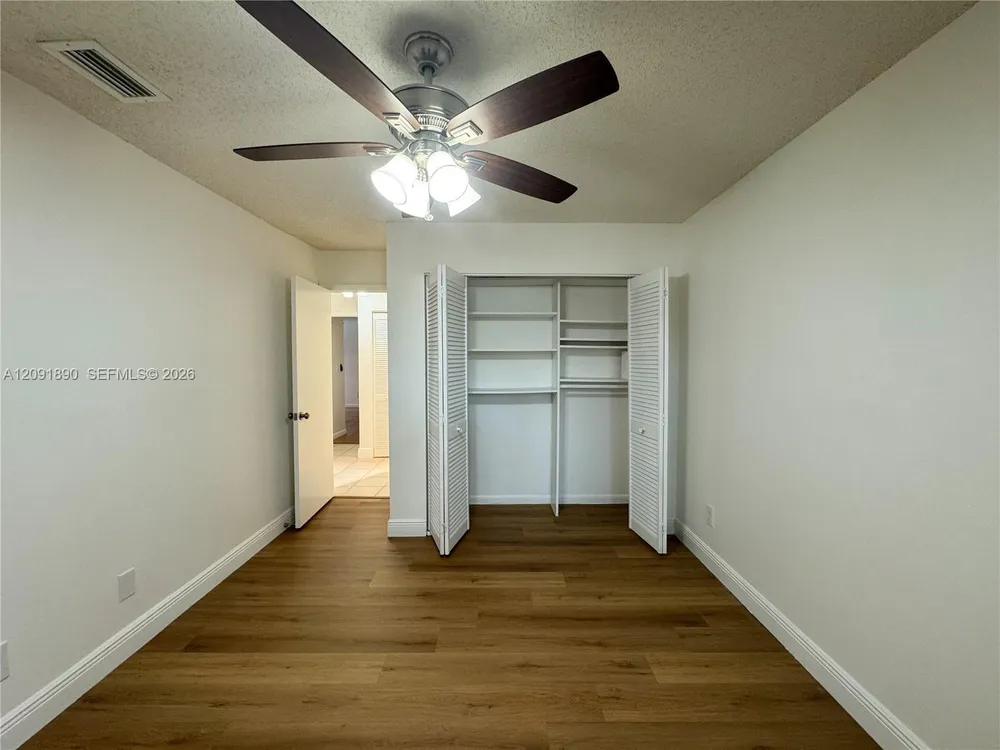 76 Ivy Rd, Hollywood, FL 33021
