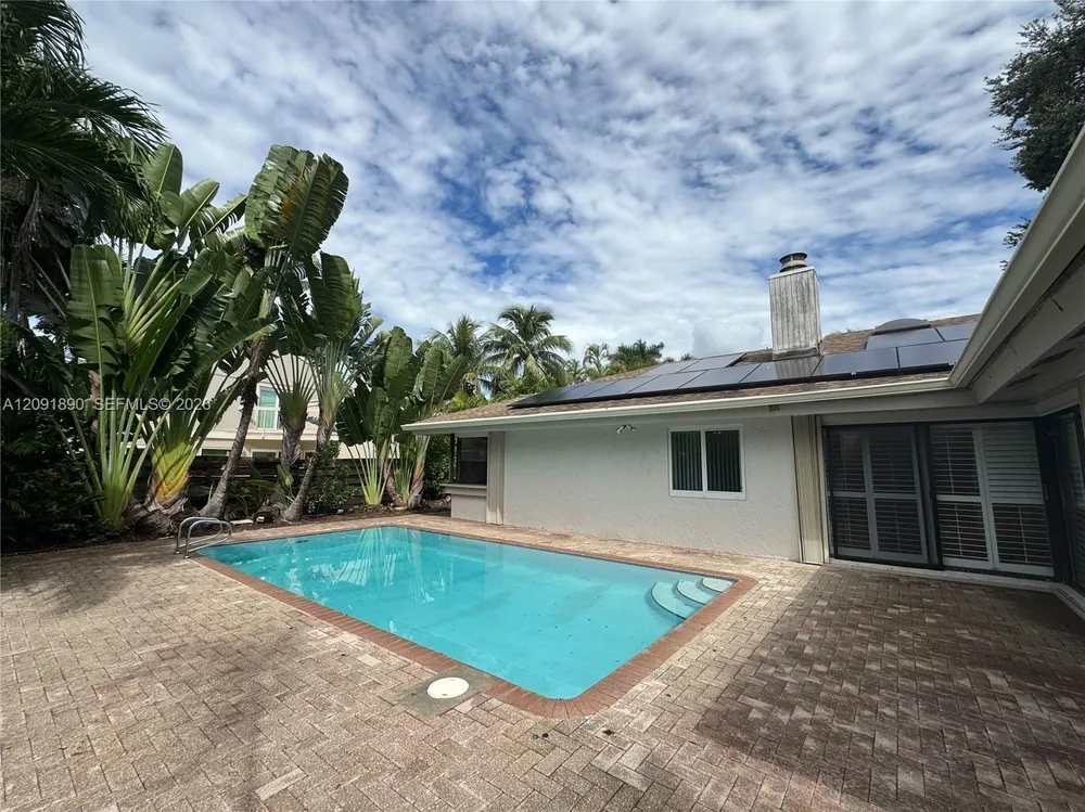 76 Ivy Rd, Hollywood, FL 33021