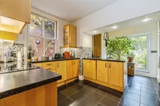 Ashlin Grove, Lincoln