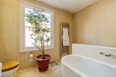 Ashlin Grove, Lincoln