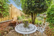 Ashlin Grove, Lincoln
