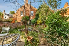 Ashlin Grove, Lincoln