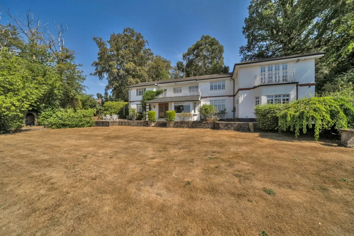 Longcross Road, Chertsey KT16 photo 1